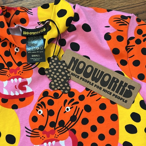 Nooworks Micotti Cats Mock Neck Tee - Picture 2 of 3